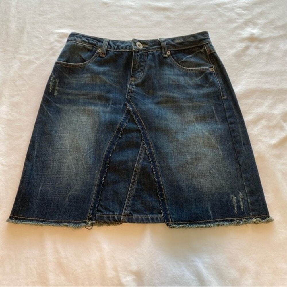 Mudd  Denim Jean Skirt Dark Wash Distressed Ripped Raw Hem Mini Size S (28)